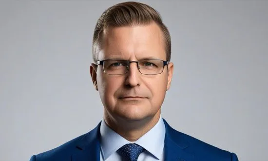 Professional headshot of Joseph Byrum, an artificial intelligence executive who is redefining AI for a better tomorrow.